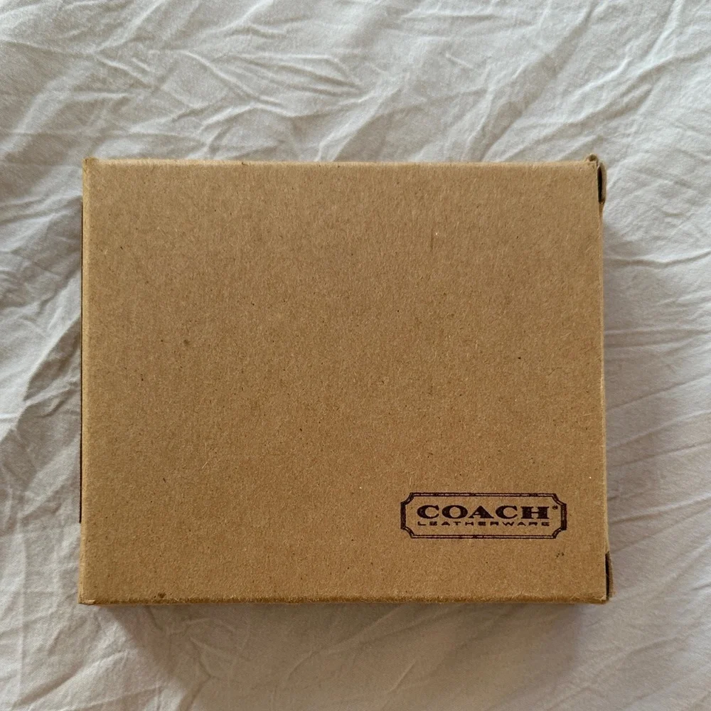 Coach Black Leather Key & Card Holder - Picture 4 of 11